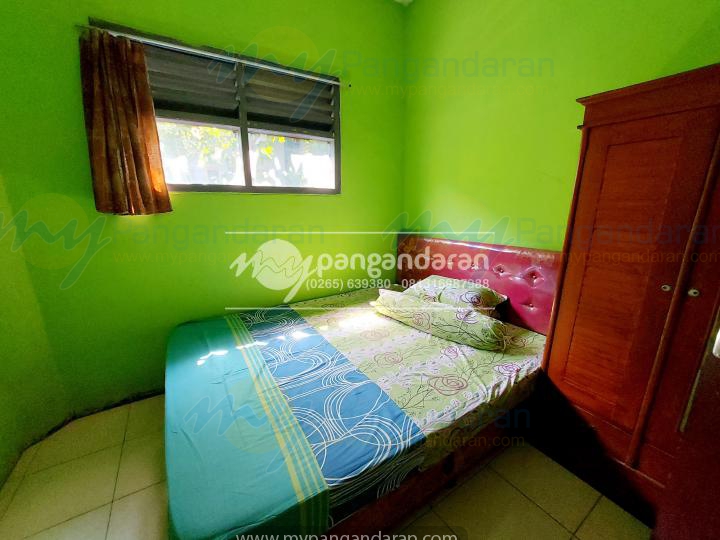  Tampilan Kamar Tidur Rumah Pak Usmana Pangandaran<br />
di fasilitasi dengan Kipas Angin tiap kamar dan ukuran bed 160x200